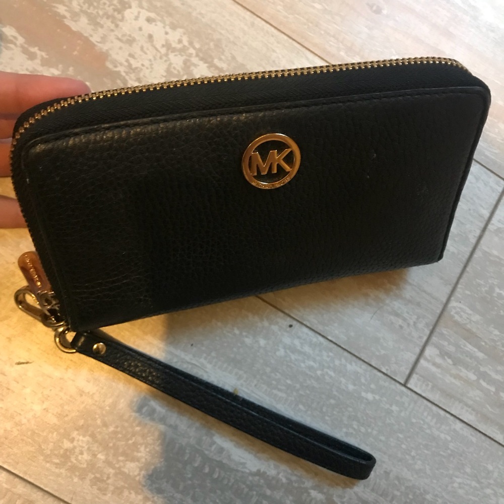 Michael Kors Black & gold wallet